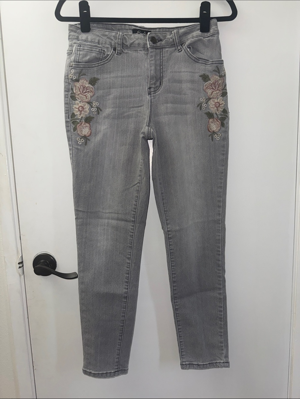 Earl Jeans Embroidered Floral Skinny Ankle Denim